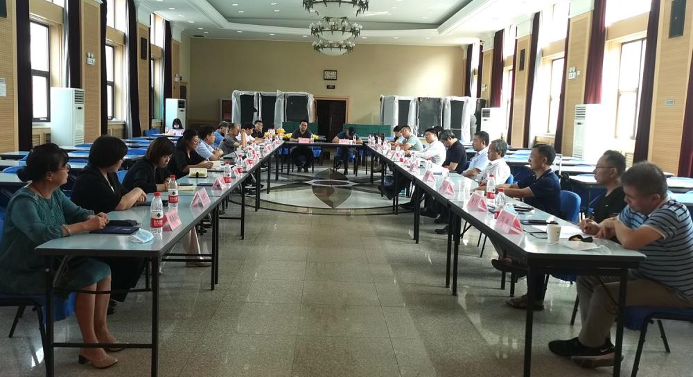 合影选中_副本.jpg 合影选中_副本.jpg